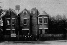 A casa de Mathers e sua mãe no início dos anos 1880, Dunvegan, Longfleet (agora 6 Longfleet Road, Poole, Dorset).